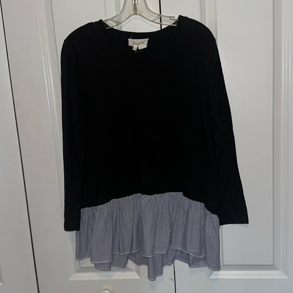 Anthropologie black scoop neck tunic, cotton w/pin stripe peplum/ruffle hem, L - Picture 1 of 6